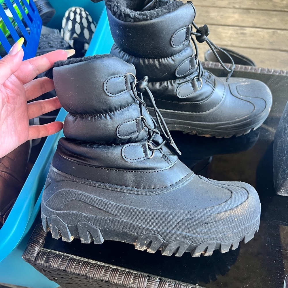 Cozy Black Kids Winter Boots